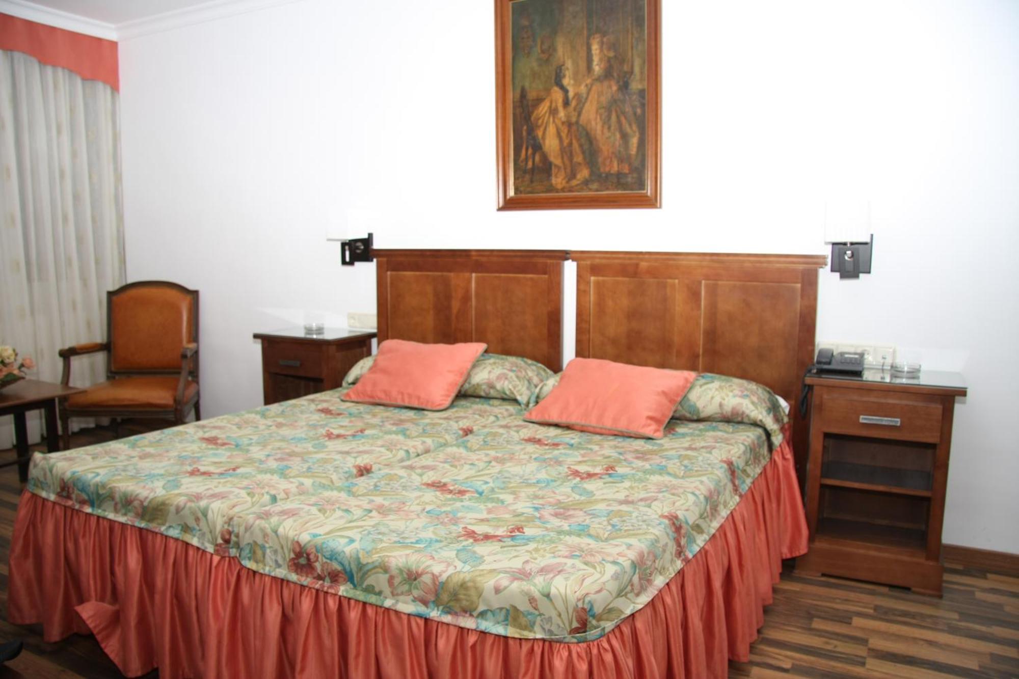 Hotel Mulhacen Guadix Phòng bức ảnh
