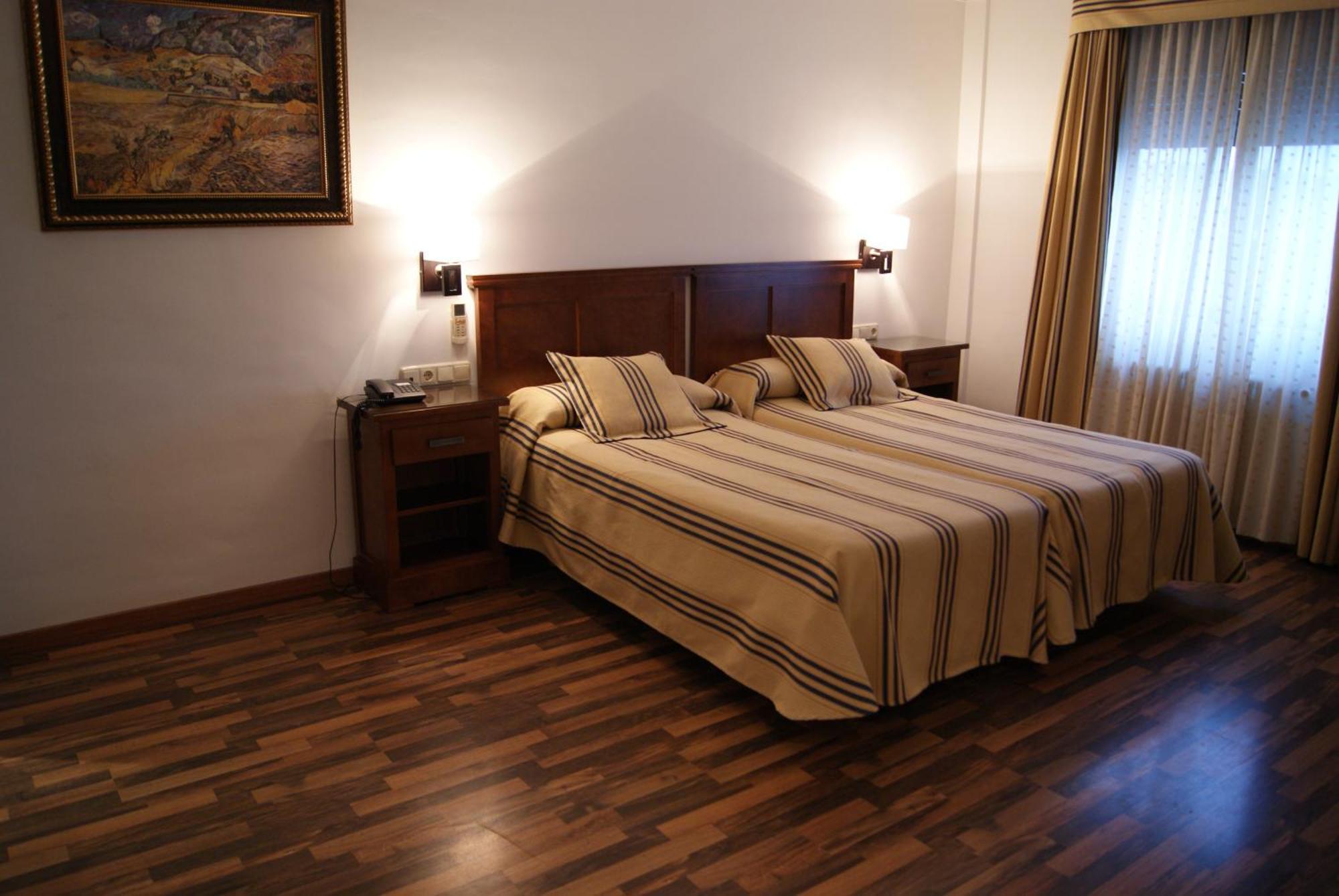 Hotel Mulhacen Guadix Phòng bức ảnh