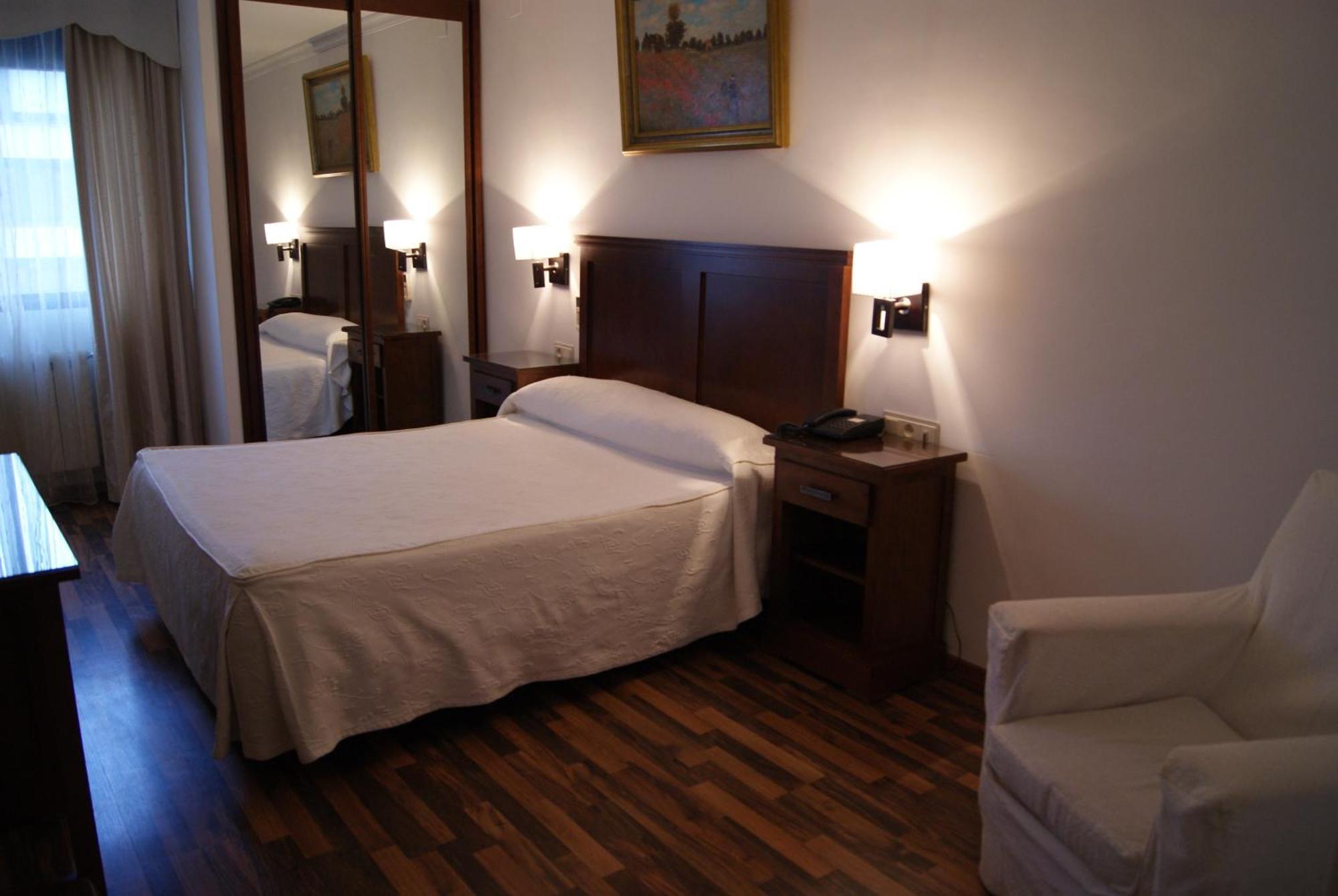 Hotel Mulhacen Guadix Phòng bức ảnh